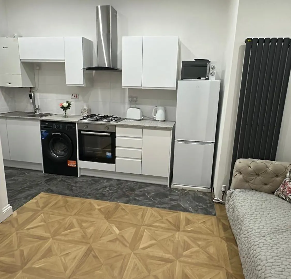 카디프 2-Bed Flat With Free Parking 아파트